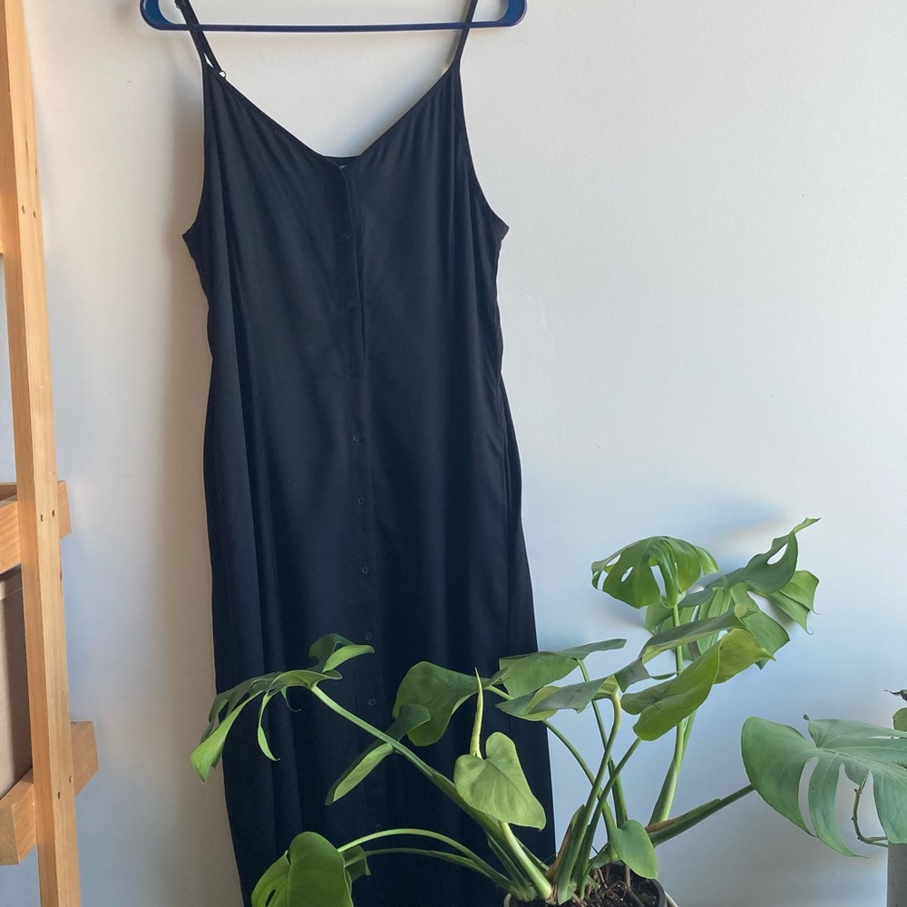 Uniqlo Black Button Down Fit and Flare Black Large Midi Dress